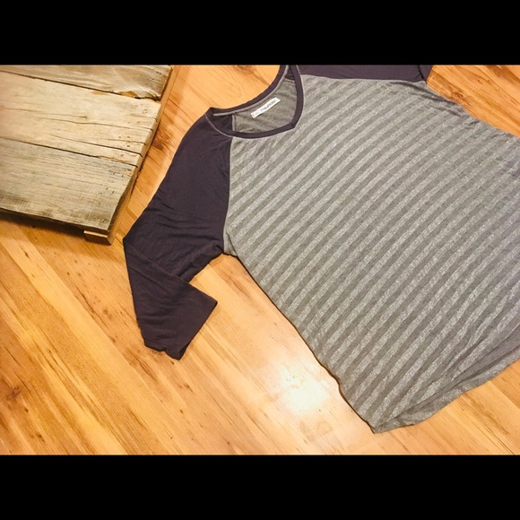 MAURICES + / size 0/ shirt/ like new/ - Picture 2 of 5